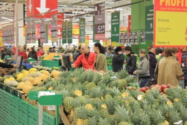 Ai cel puţin 10 clase? Auchan face angajări la Constanţa
